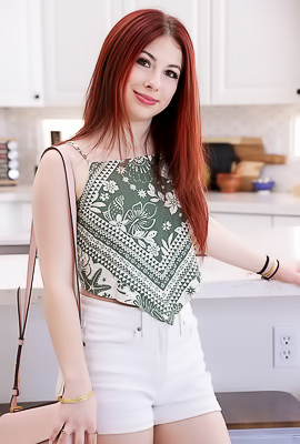 So Hot Redhead Beauty Poppy Applegate